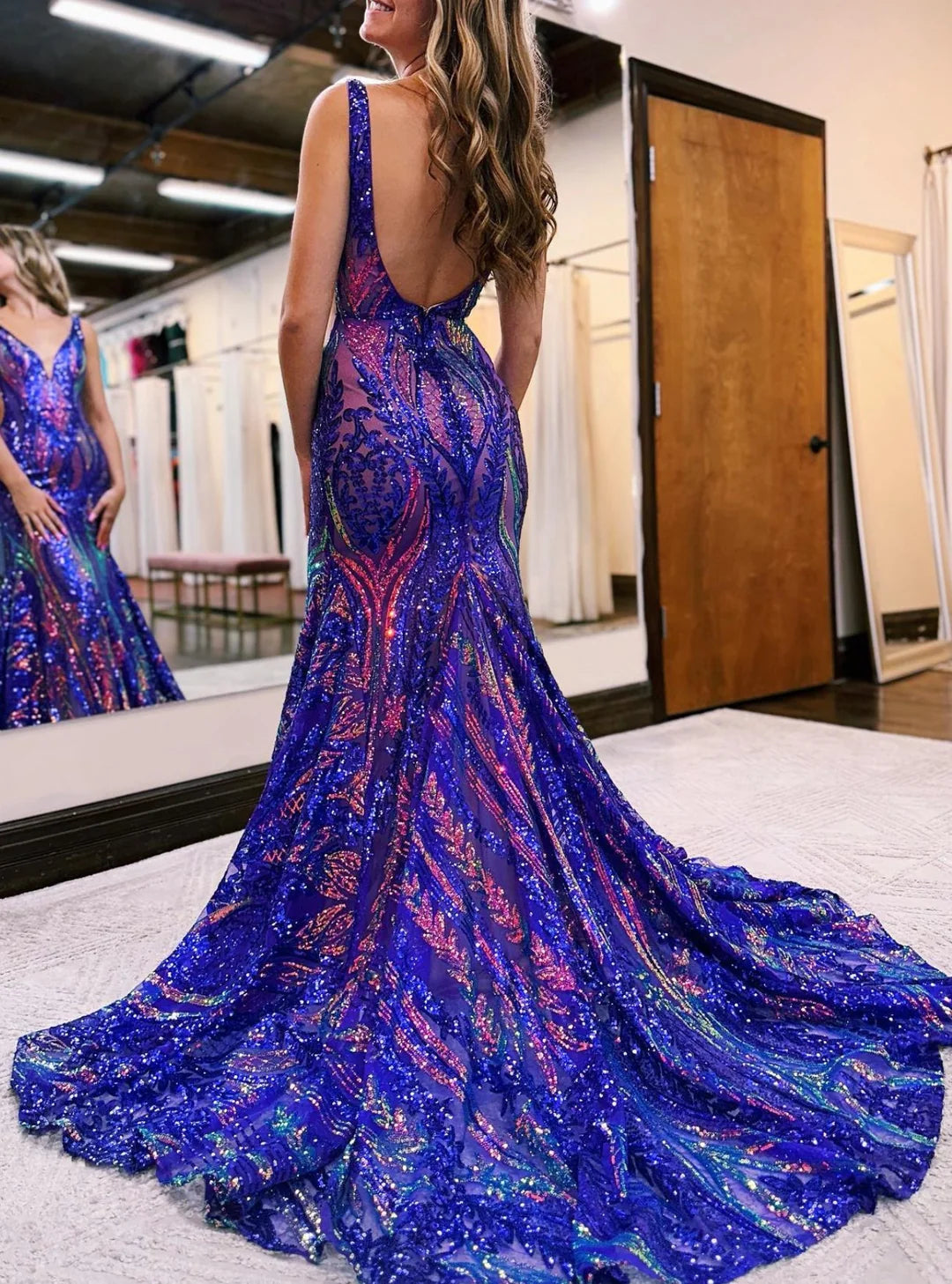 Wholesa Mermaid V-Neck Sleeveless Floor-Length Long Prom Dresses With Sequins