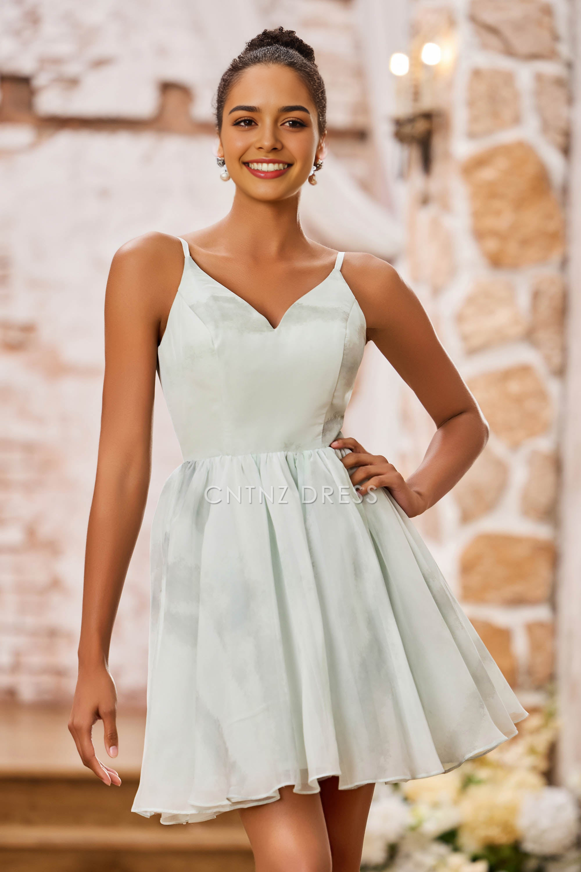 CNTNZ DRESS Elegant A-Line V-neck Spaghetti Straps Simple Short Dresses Hot Sale Homecoming Dress