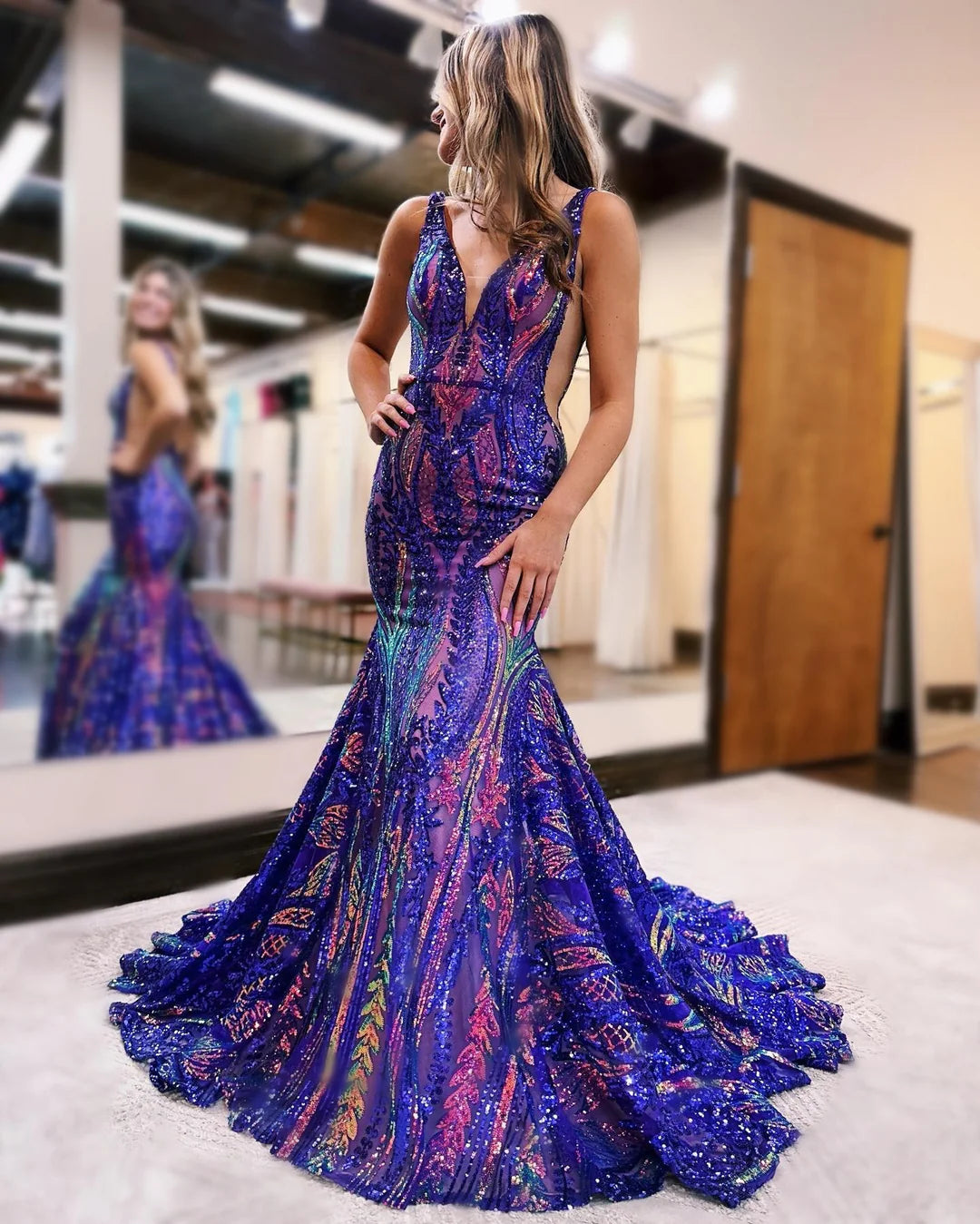 Wholesa Mermaid V-Neck Sleeveless Floor-Length Long Prom Dresses With Sequins