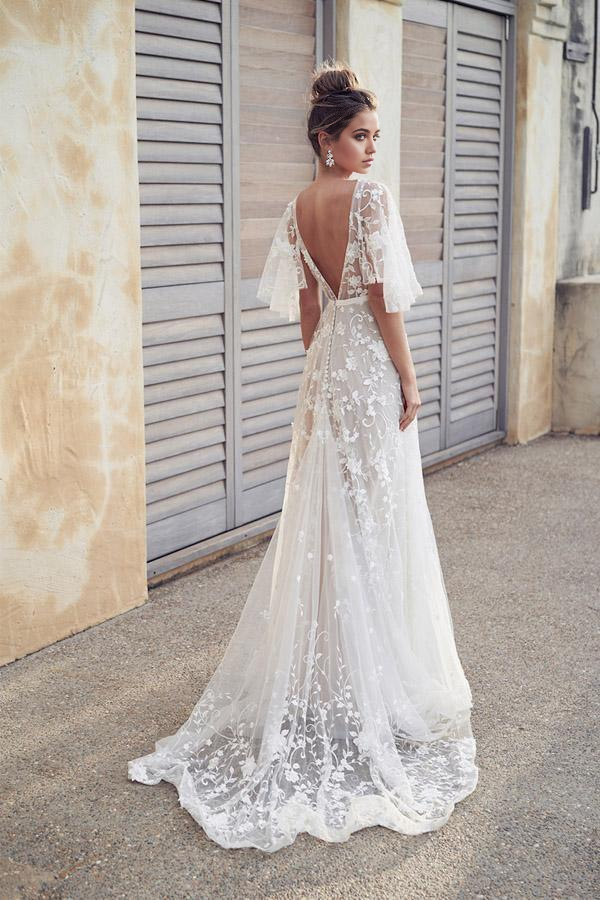 Wholesa A-line V Neck Beach Ivory Wedding Dresses with Lace Appliques