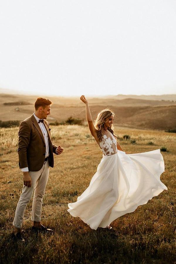 Wholesa A-line Beach See Through Floor Length Rustic Bridal Dresses Wedding Dresses