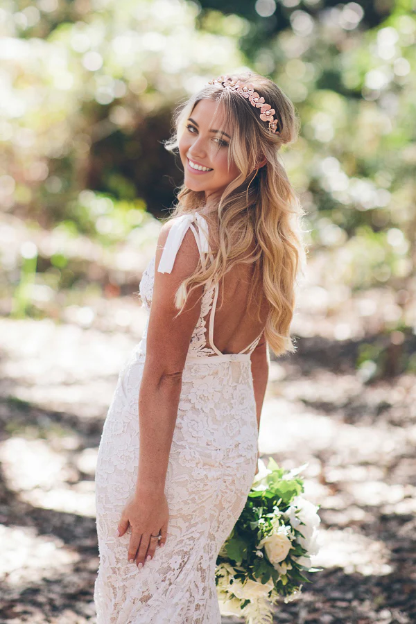 Wholesa Mermaid V-neck Lace Sweep Wedding Dress With Train