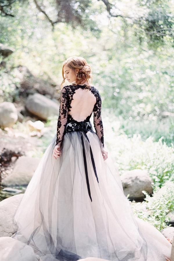 Wholesa A-line V neck Gorgeous Long Sleeve Black Lace Wedding Dress Bridal Gown