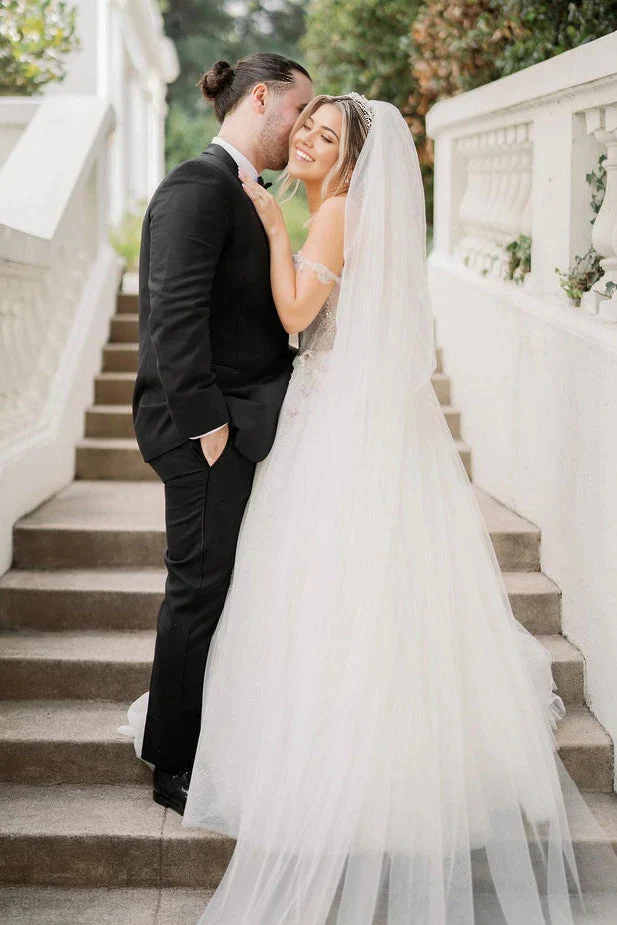 Wholesa A Line Sweetheart Tulle formal dresses Wedding Dresses with Beading