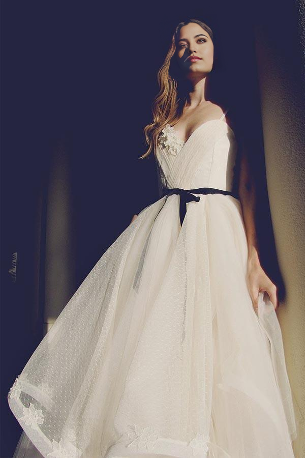 Wholesa A-line Glamorous Straps Ivory Backless Tulle Ball Gowns Wedding Dresses