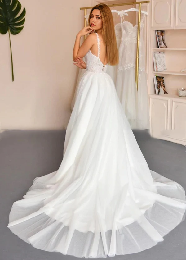 Wholesa A-line Spaghetti Straps Sleeveless Appliques Tulle Pearls Wedding Dress