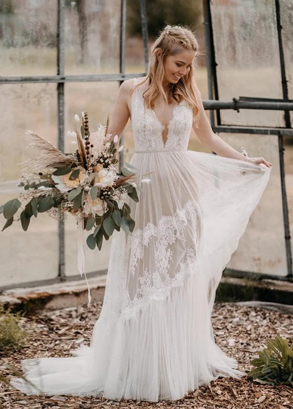 Wholesa Bohemian V-Neck Backless Romantic Dreamy Bridal Gowns Wedding Dresses