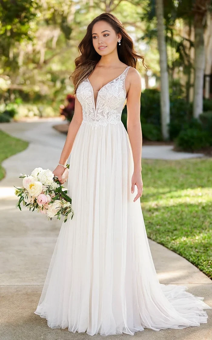 Wholesa A-Line Backless Spaghetti Simple Tulle Applique Wedding Gown Garden Wedding Dress