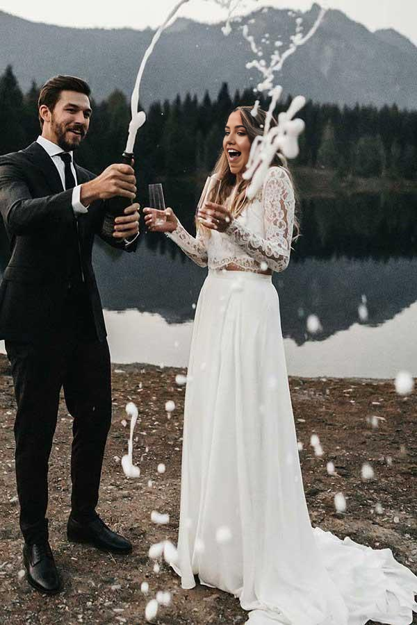 Wholesa Two Piece Round Neck Lace Top Chiffon Iovry Wedding Dresses with Long Sleeves