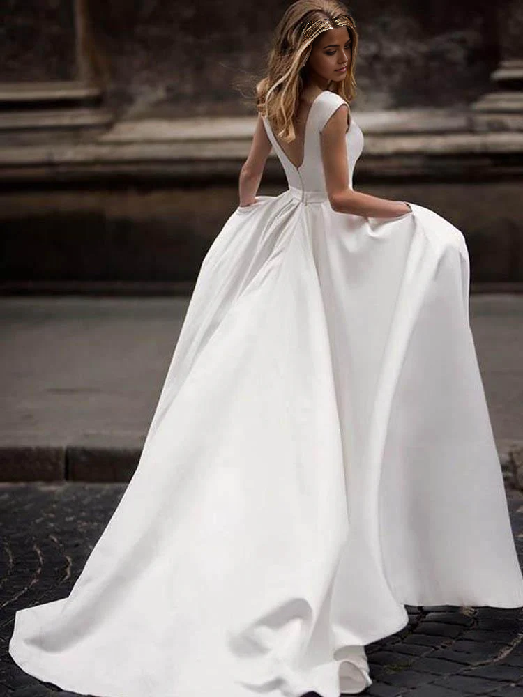 Wholesa A-line Vintage Princess Ivory Satin Long Wedding Dresses with Pockets