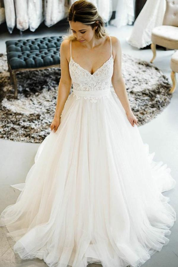 Wholesa A-line Romantic Princess Style Wedding Dresses with Spaghetti Straps