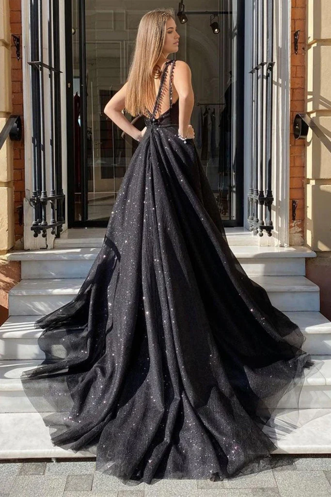 Wholesa A-line Tulle V Neck Open Back Black Long Prom Dresses with High Slit