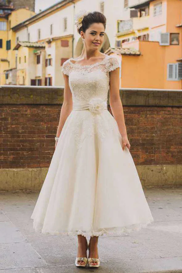 Wholesa A-line Princess Tea-Length Appliqued Tulle Wedding Dresses With Flowers