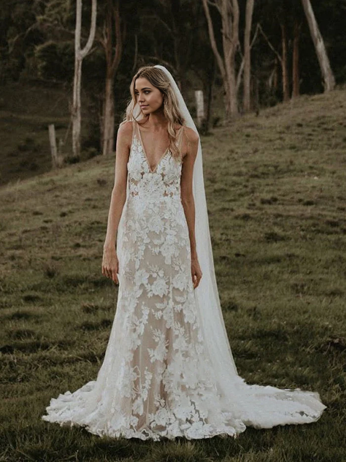 Wholesa Boho Mermaid V Neck Floral Lace Appliques Sleeveless Wedding Dresses