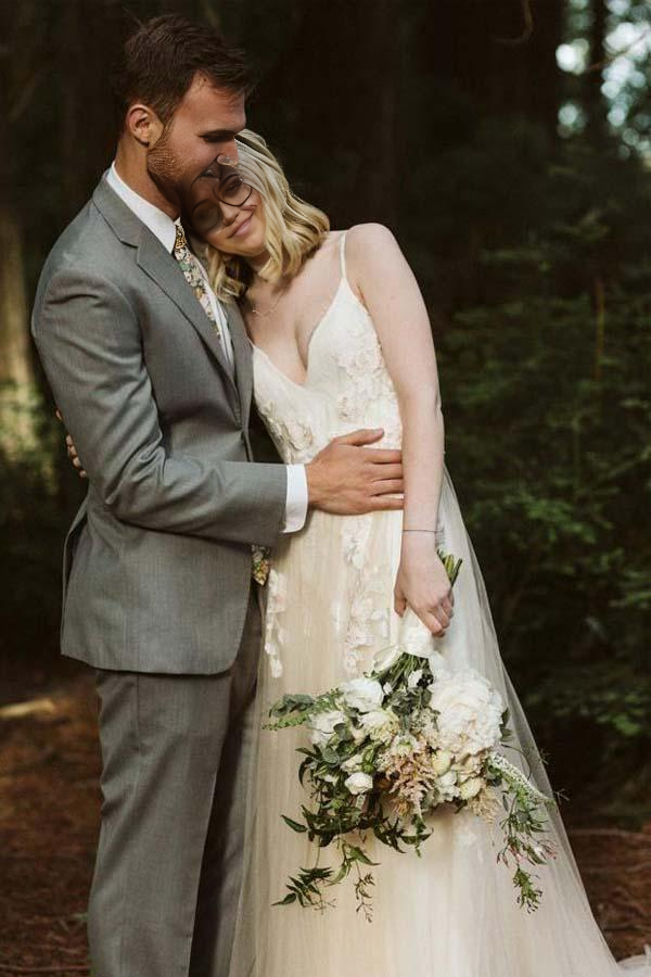 Wholesa A-line V Neck Spaghetti Strap Wedding Dresses Bridal Dress Lace Applique