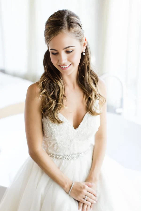 Wholesa A-line Spaghetti Straps V-neck Wedding Dress