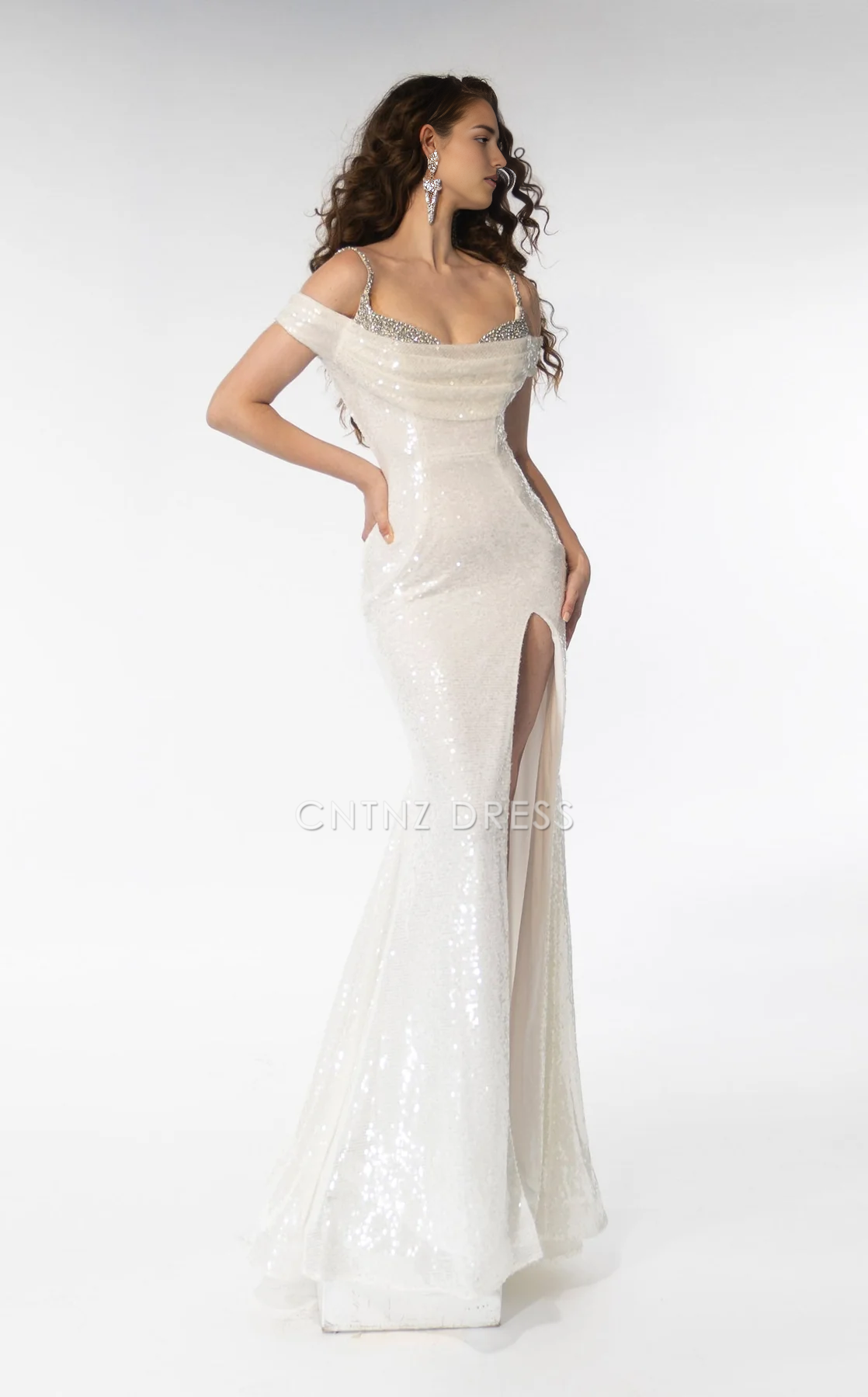 CNTNZ DRESS Exquisite Mermaid Spaghetti Strap Off Shoulder Beadwork Side Fork Sparkle Hot Sale Wedding Dress