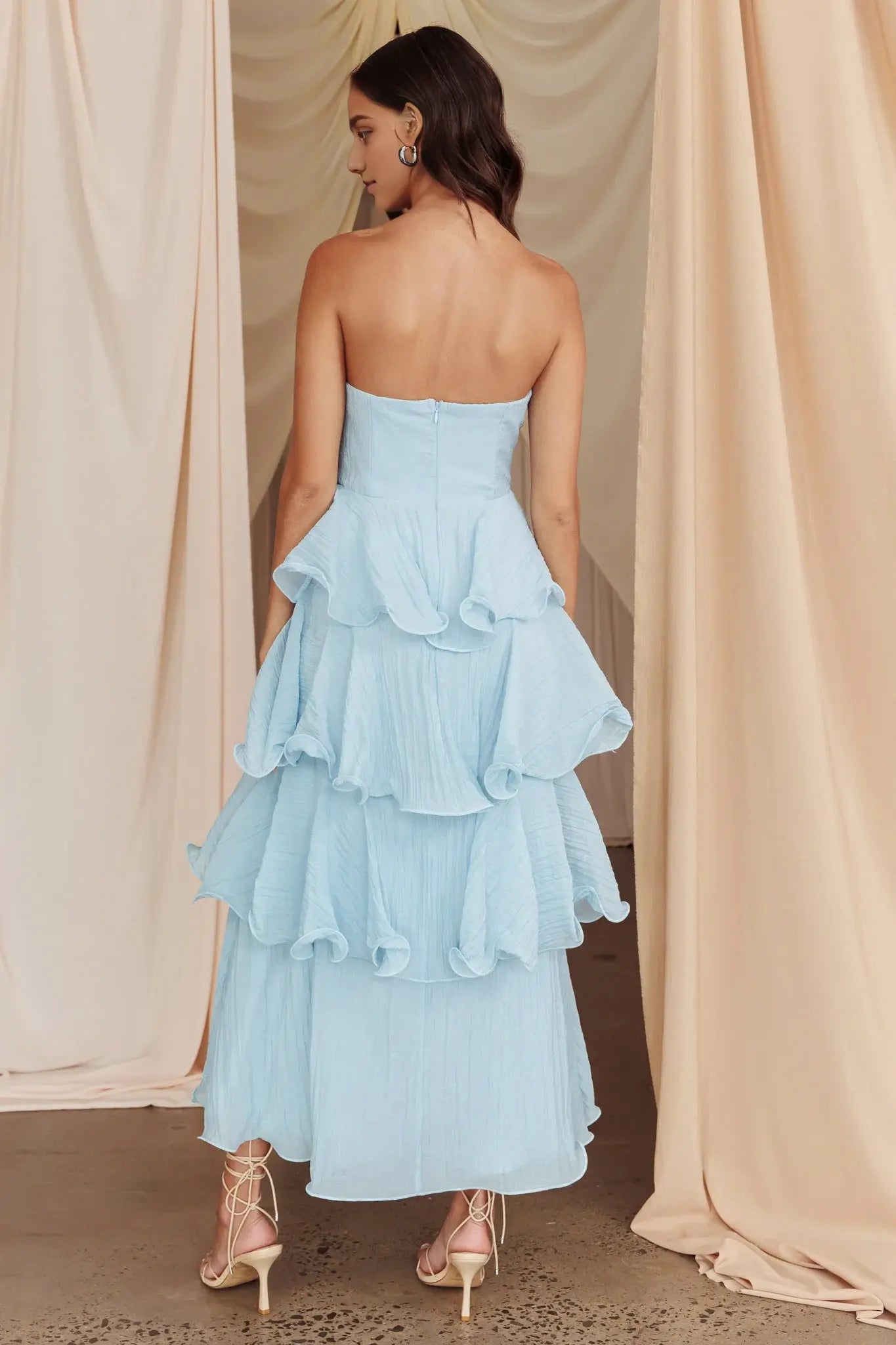 Exquisite A Line Strapless Layered Ruffle Edges Sleeveless Backless Romantic Long Wedding Guest Dress Hot Sale Prom Dress