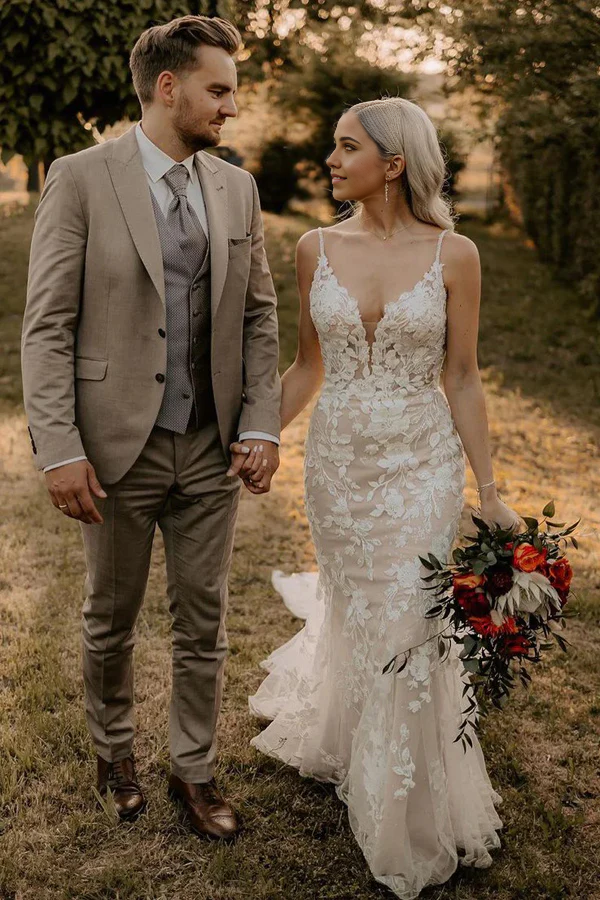 Wholesa Mermaid Elegant V Neck Lace Long Wedding Dresses with Appliques