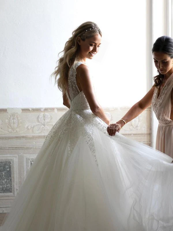 Wholesa A-line V-neck Sequins Lace Neckline Chapel Train Wedding Dresses