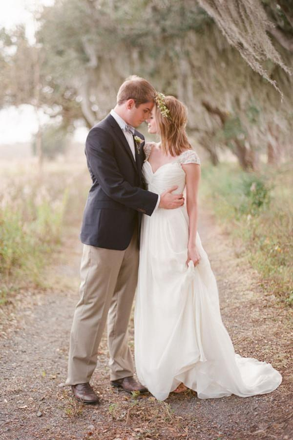 Wholesa A-line Sweetheart Elegant Cap Sleeve Long Chiffon Wedding Dress