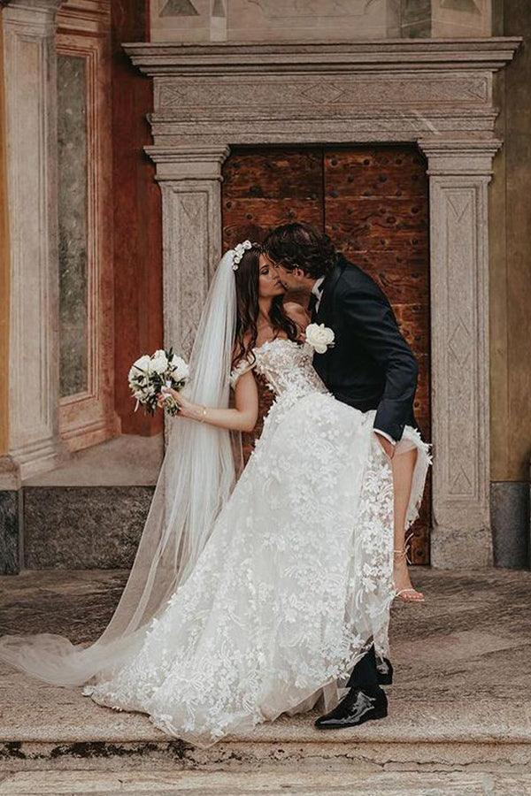 Wholesa A-line Off the Shoulder Lace Tulle Ball Gown Wedding Dresses with Appliques