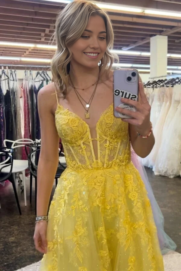 Wholesa A-line V-neck Tulle Spaghetti Straps Lace Appliques Prom Dresses