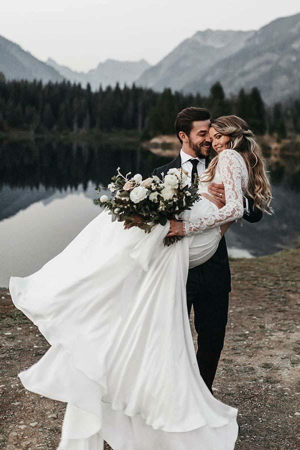 Wholesa Two Piece Round Neck Lace Top Chiffon Iovry Wedding Dresses with Long Sleeves
