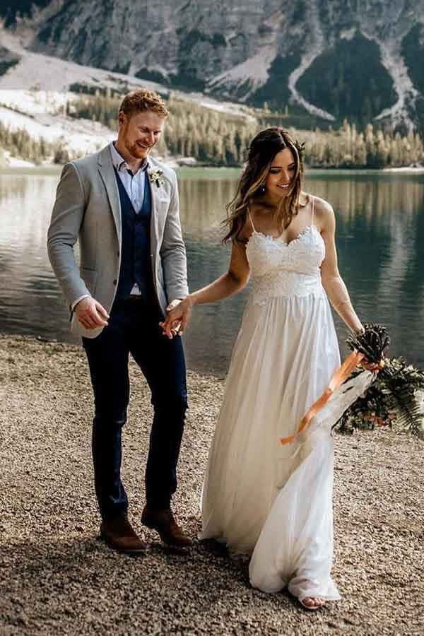 Wholesa Beach A-line Simple Spaghetti Straps Chiffon Wedding Dresses with Lace
