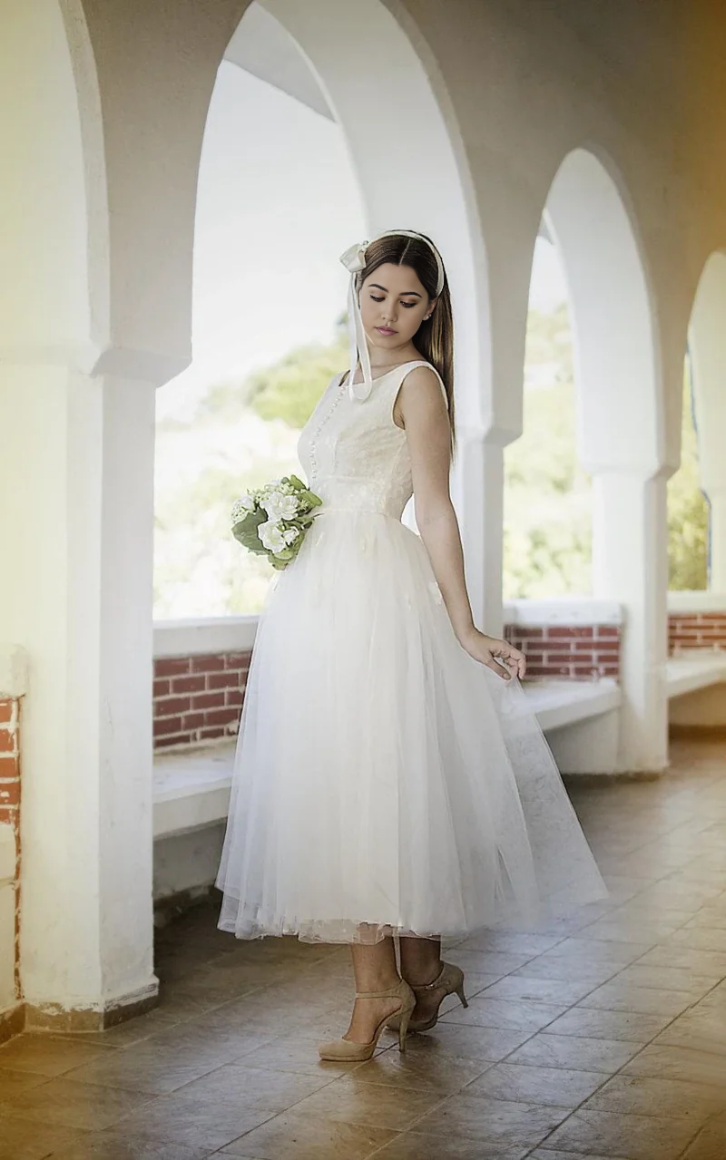 Wholesa A-line Deep V Back 1950S Vintage Sleeveless Short Tulle Wedding Dress