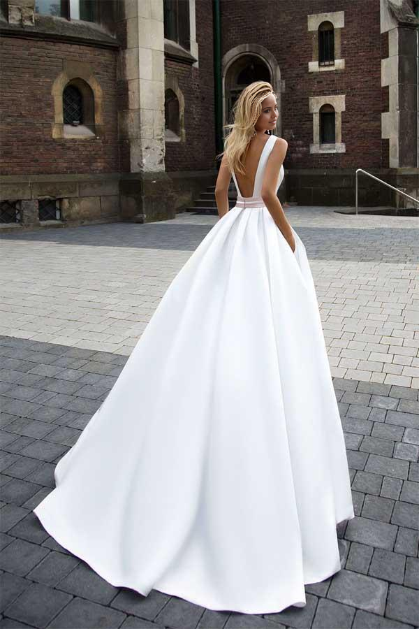Wholesa Simple A-line Princess Satin Ivory Wedding Dresses