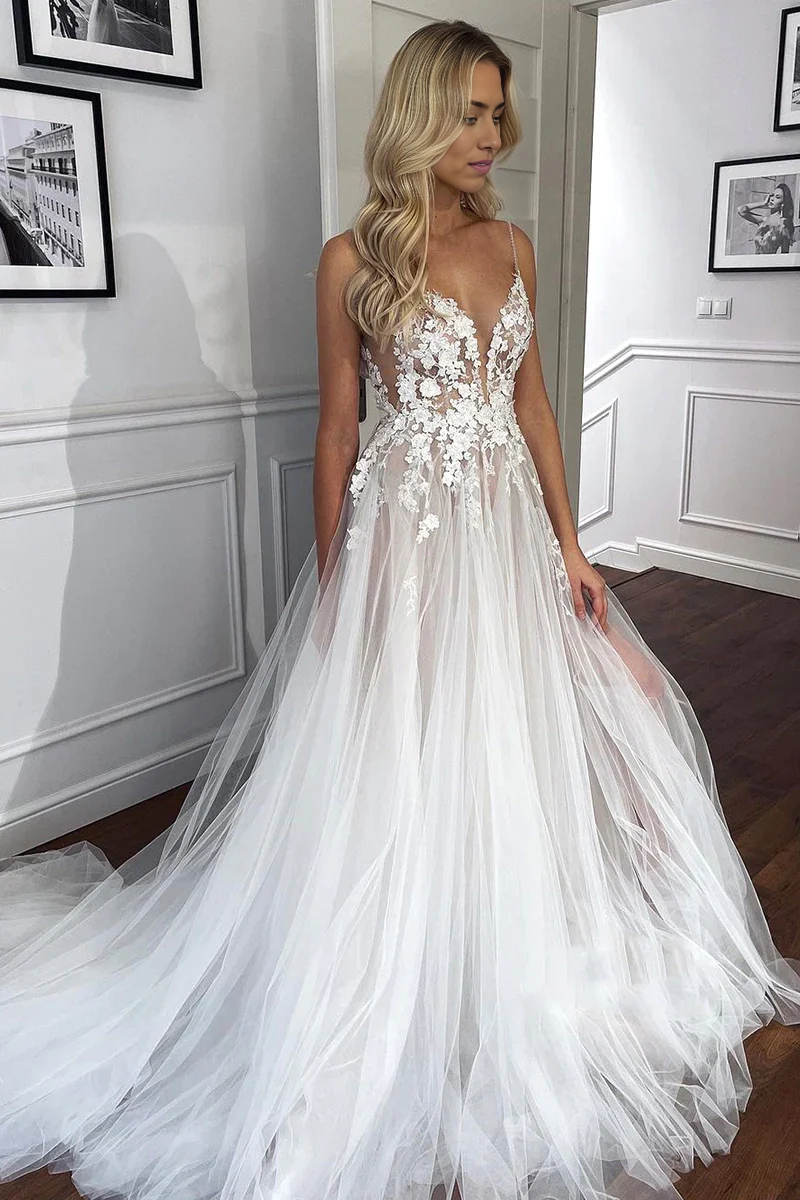 Wholesa A-line Spaghetti Straps V-Neck Lace Appliques Tulle Rustic Wedding Dress