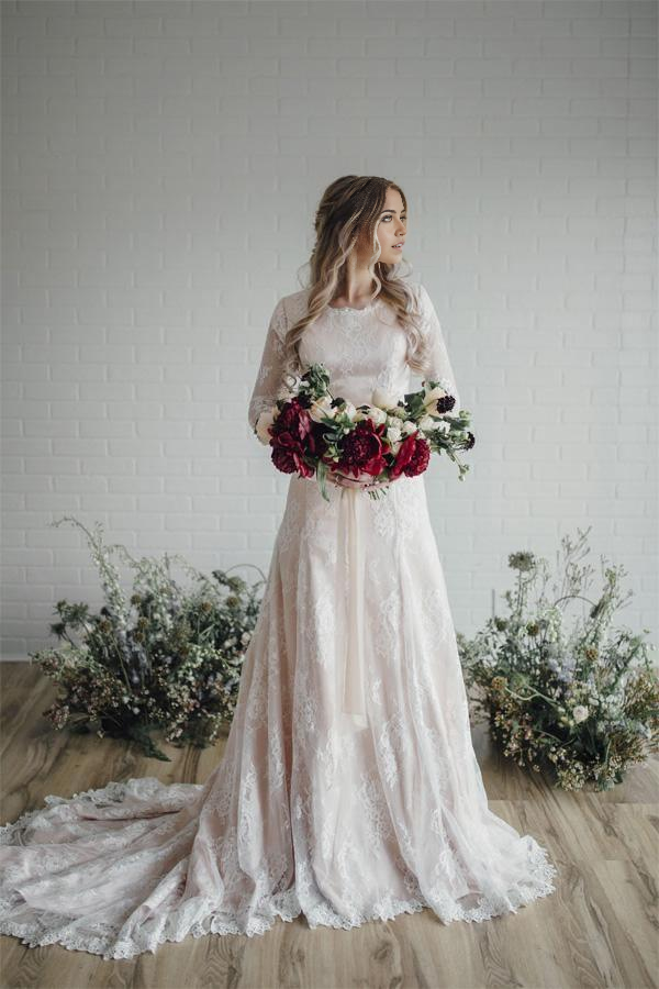 Wholesa Bodycon Long Sleeve Round Neck Lace Bridal Gown Wedding Dress