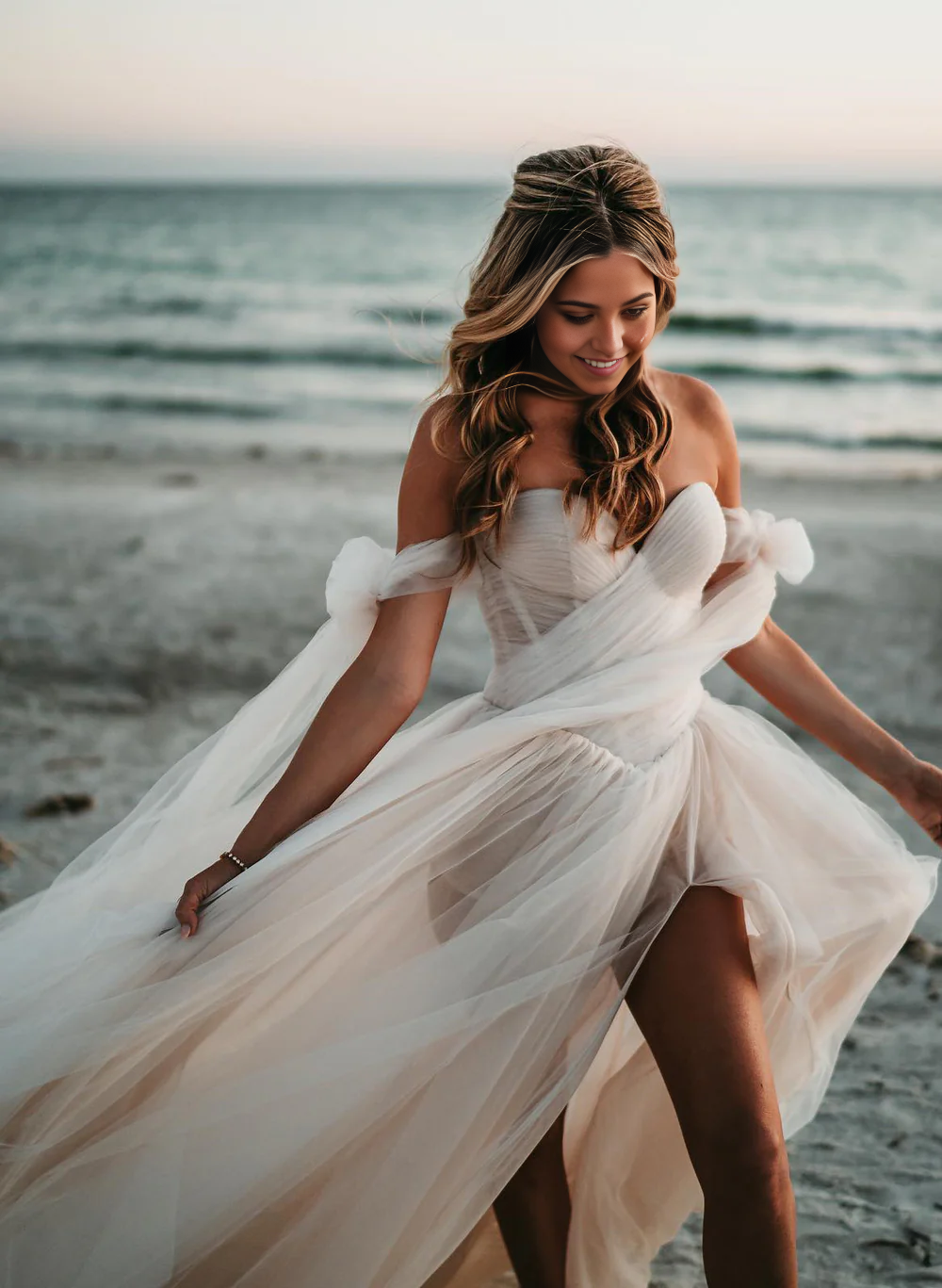 Wholesa A-Line Off-The-Shoulder Beach Pleated Tulle Wedding Dresses With Slit