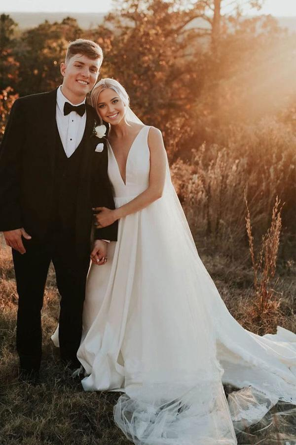 Wholesa A-line Simple Elegant V Neck Ivory Satin Wedding Dresses