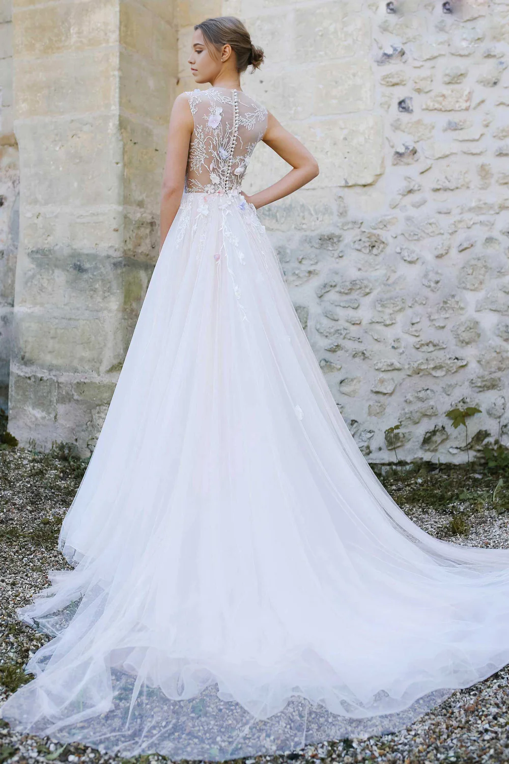 Wholesa A-Line Tulle Jewel-Neck Sleeveless Pleated Dress Wedding Dresses With Appliques Illusion