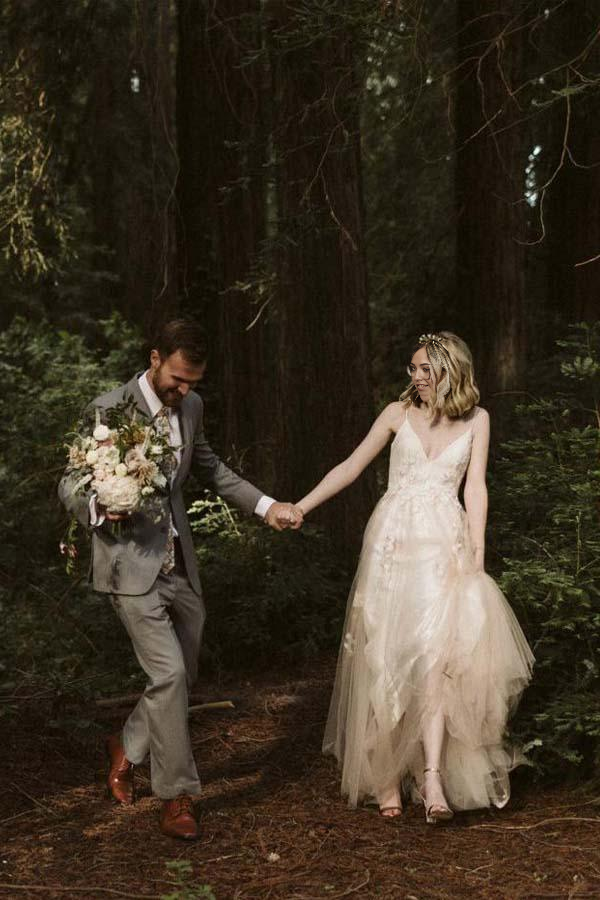 Wholesa A-line V Neck Spaghetti Strap Wedding Dresses Bridal Dress Lace Applique