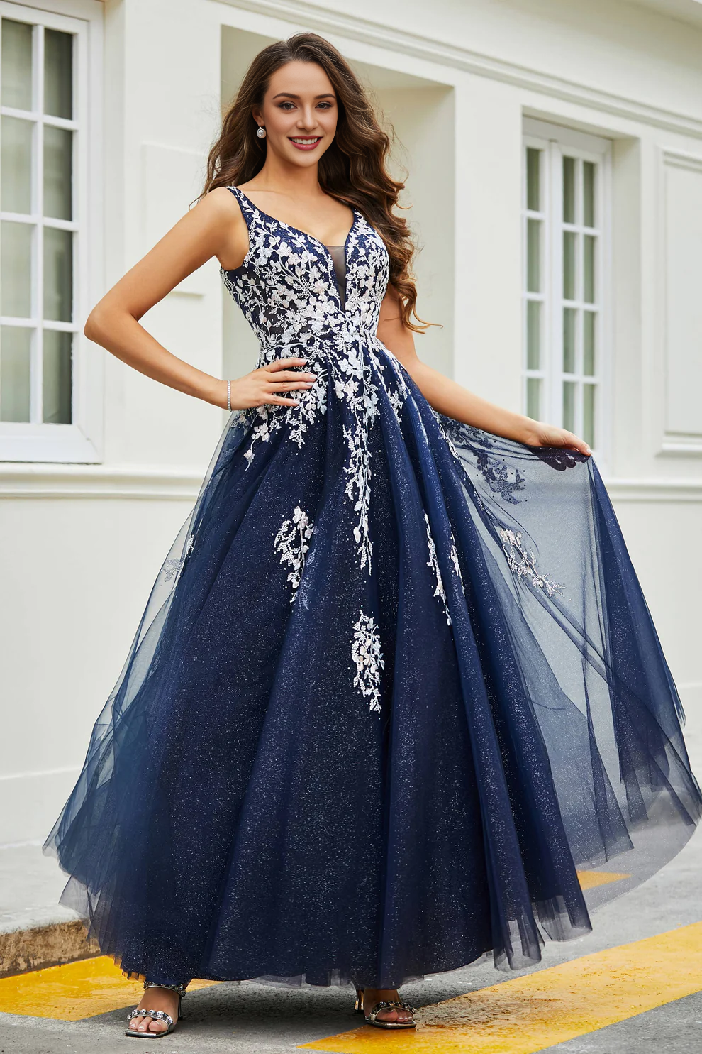 Sparkle Tulle A-Line Wide Shoulder Straps Plunging V-Neck Sleeveless Backless Retro Lace Applique Long Discount Party Dress Hot Sale Prom Dresses