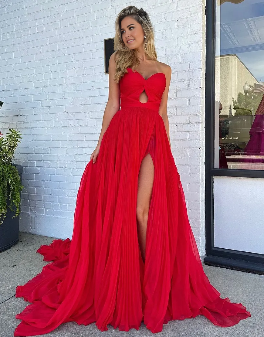 Wholesa A-Line Strapless Pleats Tulle Red Long formal dresses evening gown Prom Dress with Slit