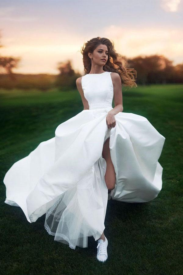 Wholesa A-line Simple Scoop Long Train Satin Bridal Gown Wedding Dresses