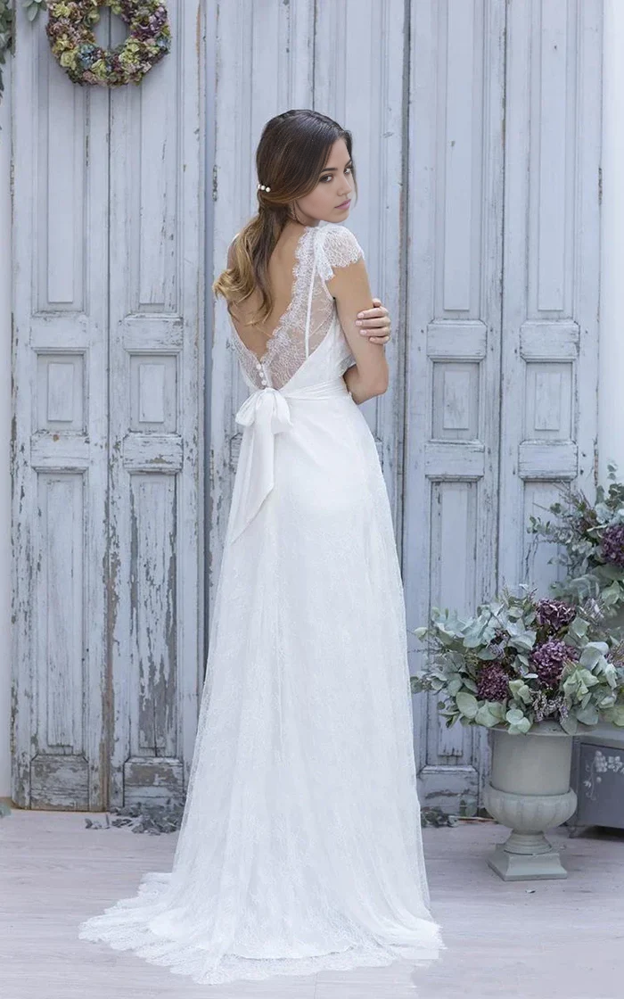 Wholesa A-Line V-Neck Tulle Lace Short Cap Sleeves Backless Wedding Dress