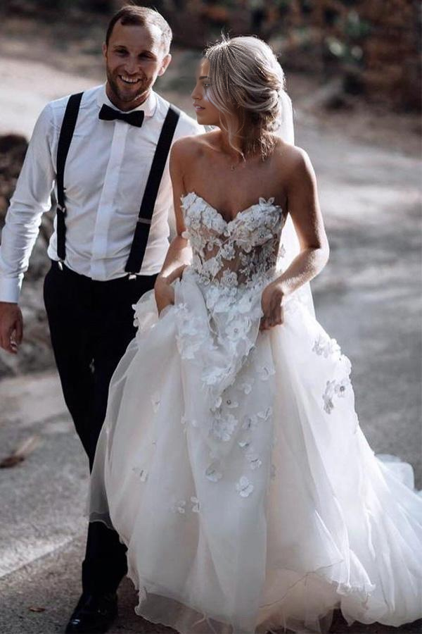 Wholesa A-line Sweetheart Tulle Appliqued Gowns Wedding Dresses