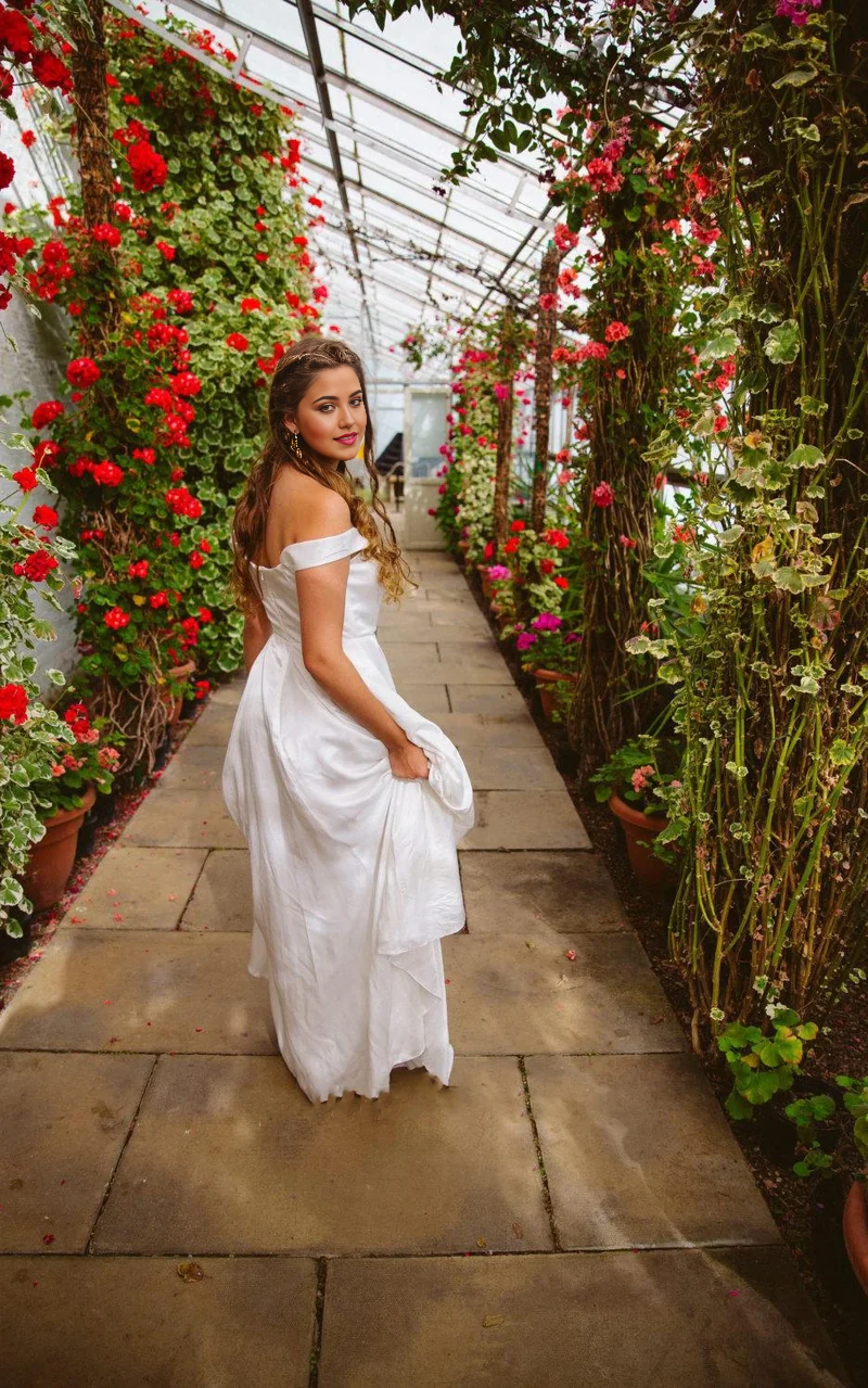 Wholesa A-line Off the Shoulder Sleeveless Simple Satin Wedding Dress