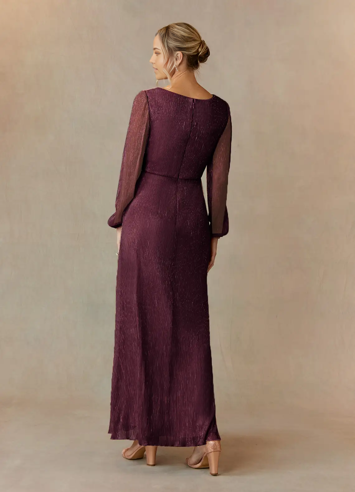 Wholesa A-Line V-Neck Long Sleeve Pleated Mulberry Mother of the Bride Dresses