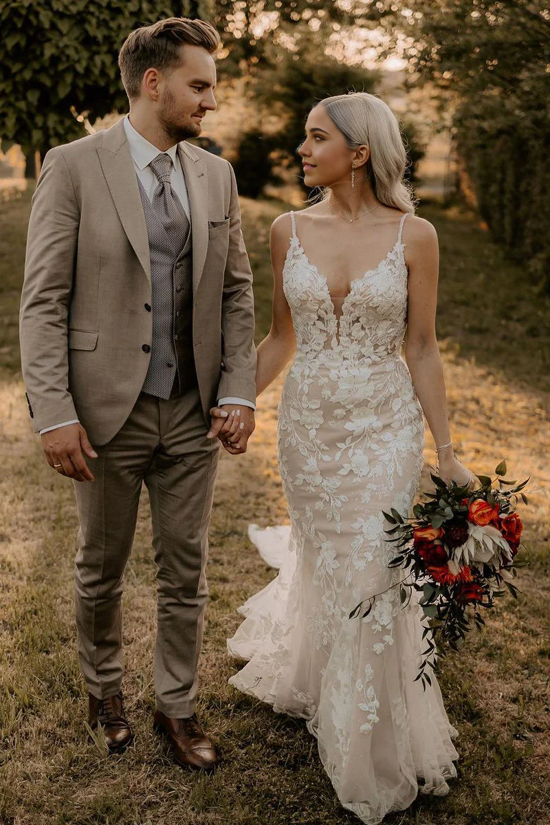 Wholesa Mermaid V Neck Tulle Wedding Dresses with Appliques