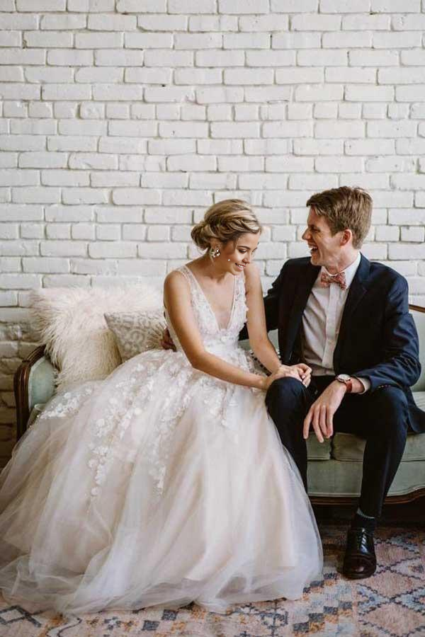 Wholesa Beach A-line V Neck Lace Applique Ivory Wedding Dresses