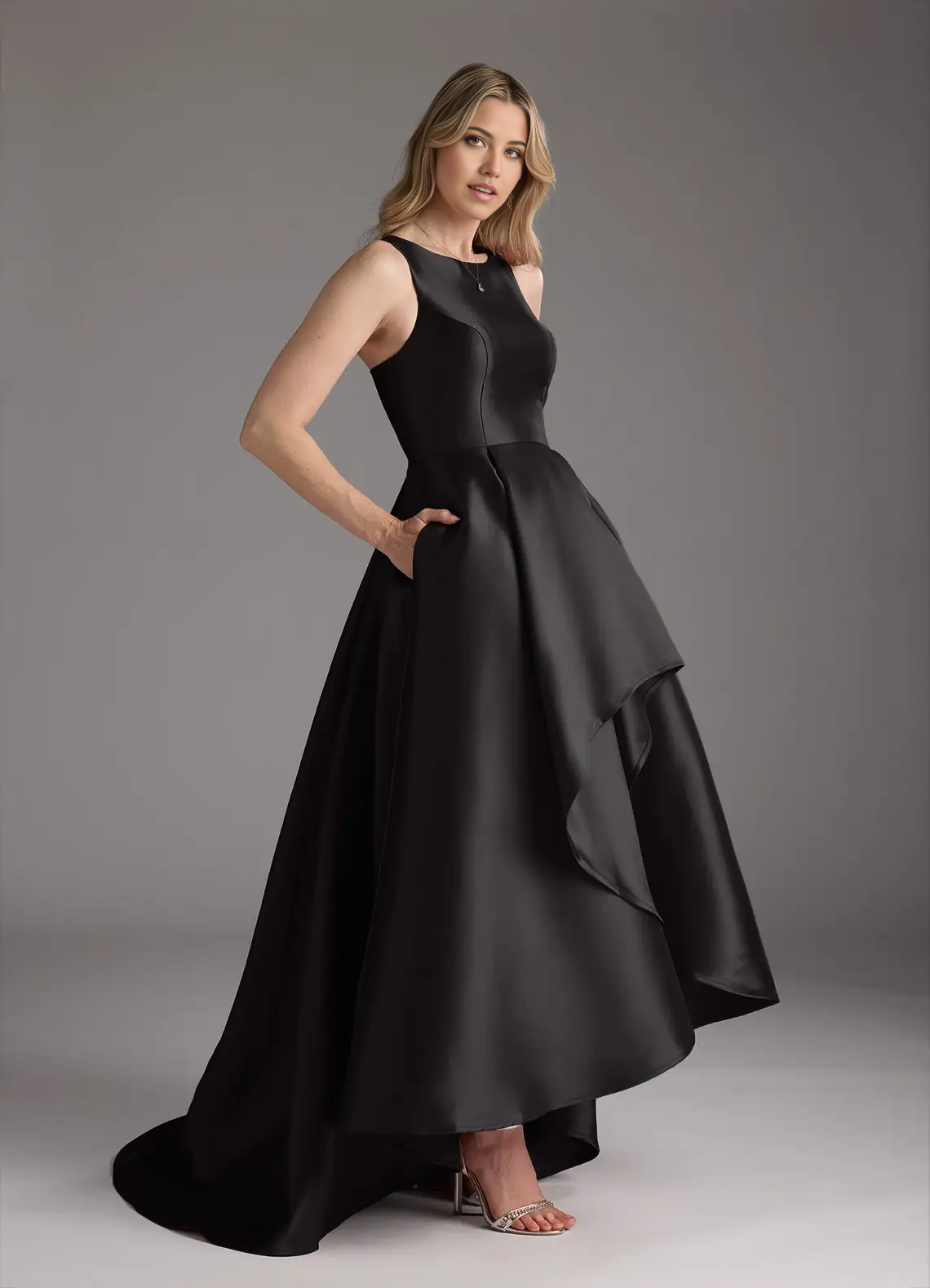 Wholesa A-Line Elegant Crew Neck Train Black formal dresses evening dress Mother of the Bride Dresses