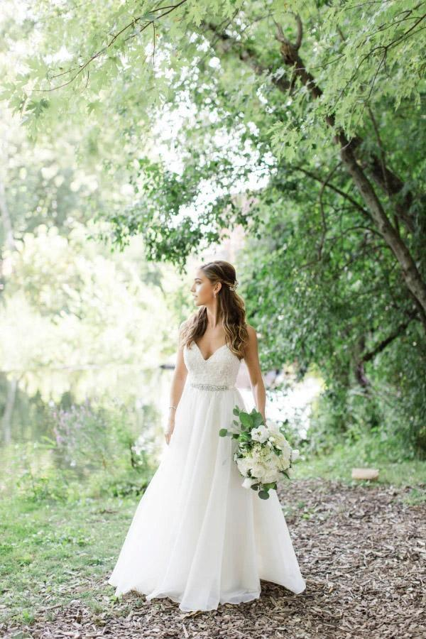 Wholesa A-line Spaghetti Straps V-neck Wedding Dress