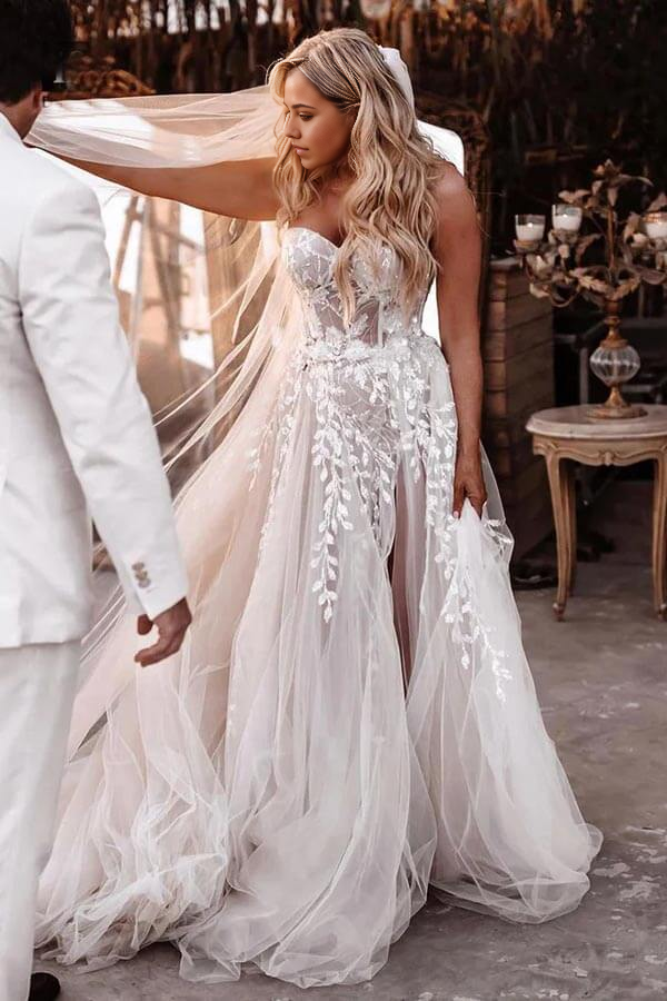 Wholesa Boho A-line Sweetheart Lace Appliques Long Wedding Dress