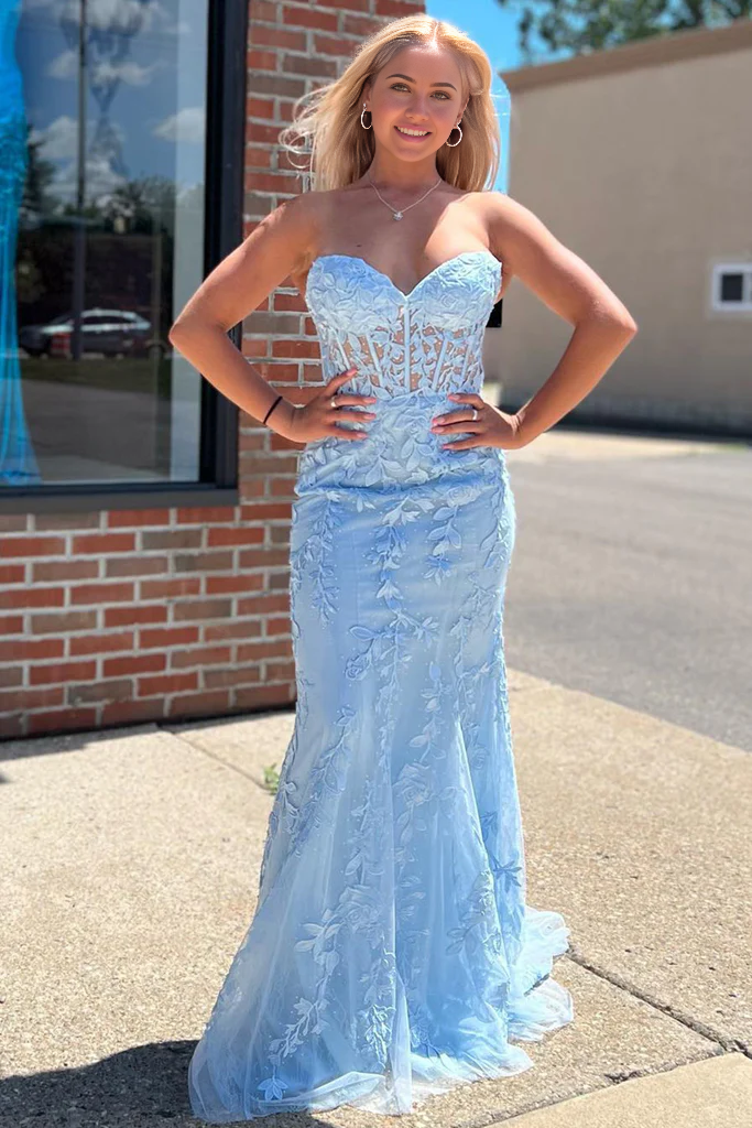 Wholesa Mermaid Strapless Lace Prom Dress With Appliques